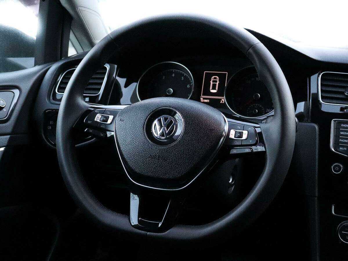 Купить Volkswagen Golf с пробегом. Фото: #11