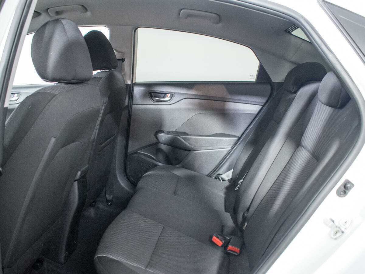 Купить Hyundai Solaris с пробегом. Фото: #9