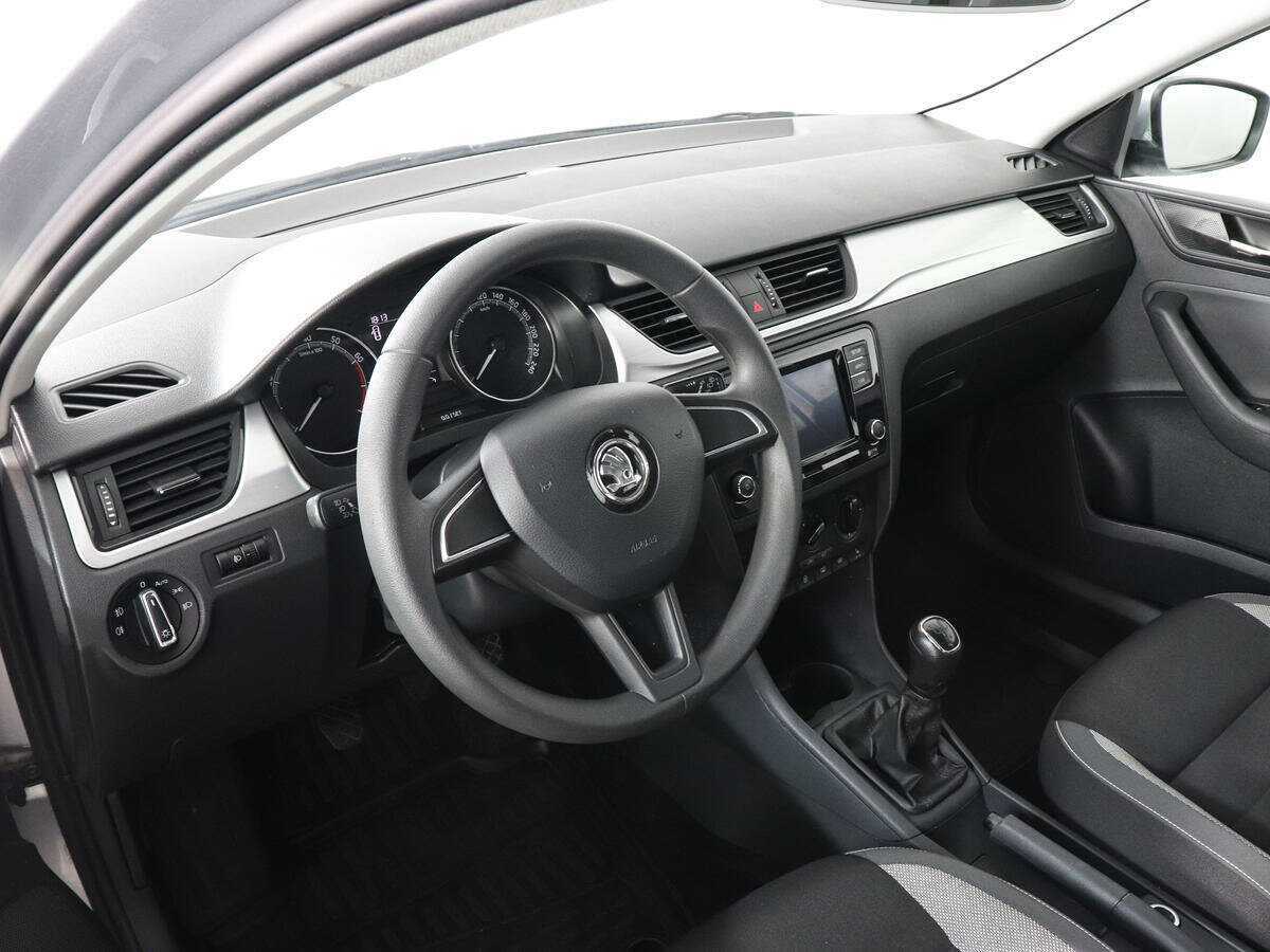 Купить Skoda Rapid с пробегом. Фото: #8