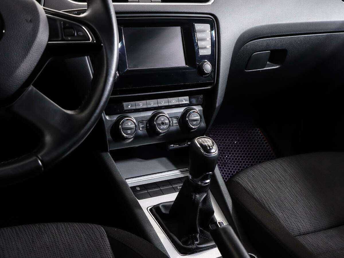 Купить Skoda Octavia с пробегом. Фото: #9