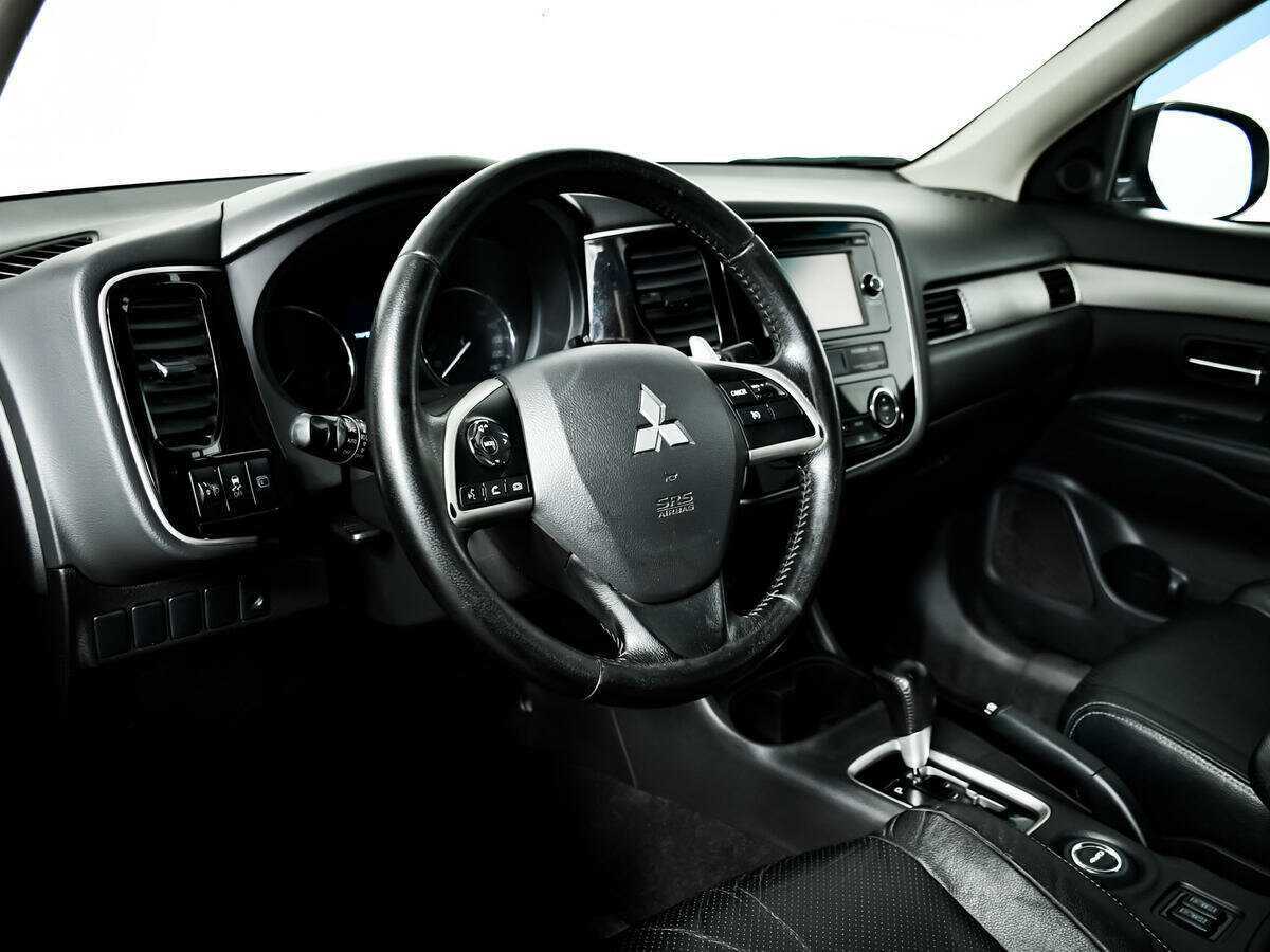 Купить Mitsubishi Outlander с пробегом. Фото: #10