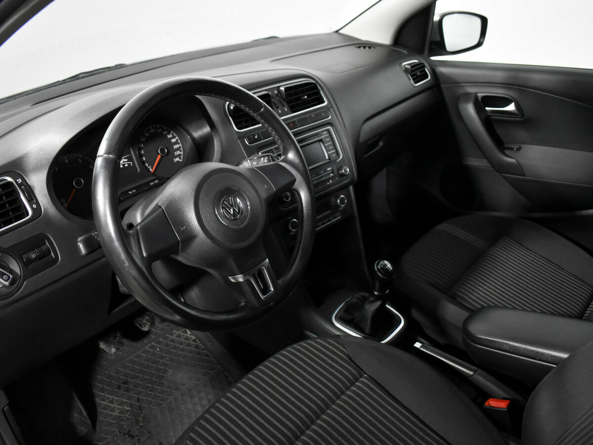 Купить Volkswagen Polo с пробегом. Фото: #8