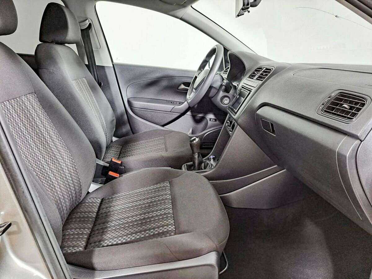 Купить Volkswagen Polo с пробегом. Фото: #7