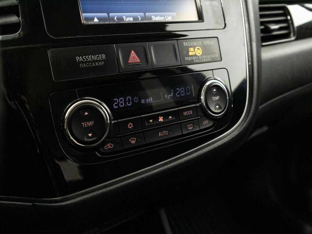 Купить Mitsubishi Outlander с пробегом. Фото: #19