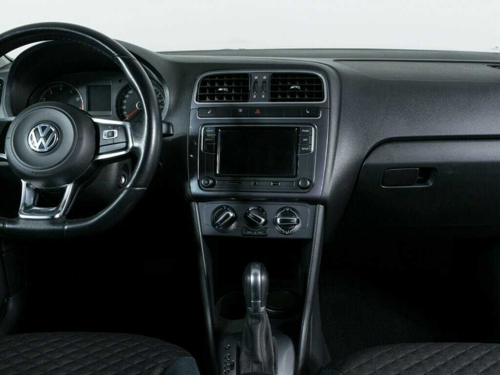 Купить Volkswagen Polo с пробегом. Фото: #8