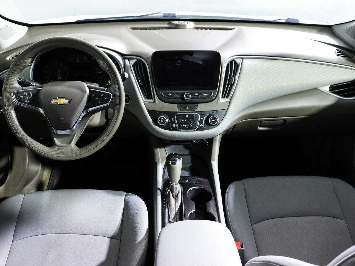 Купить Chevrolet Malibu с пробегом. Фото: #11