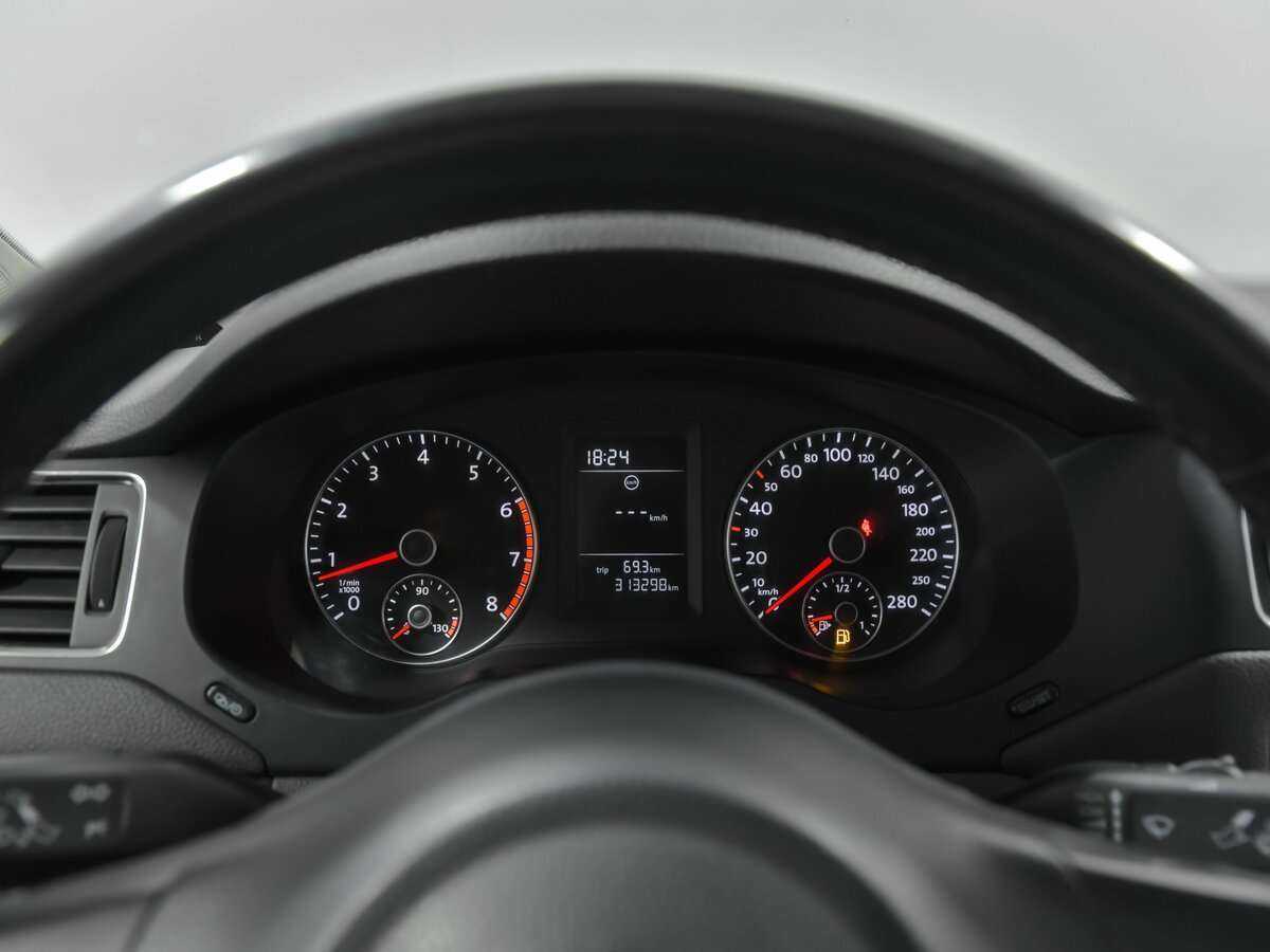 Купить Volkswagen Jetta с пробегом. Фото: #6