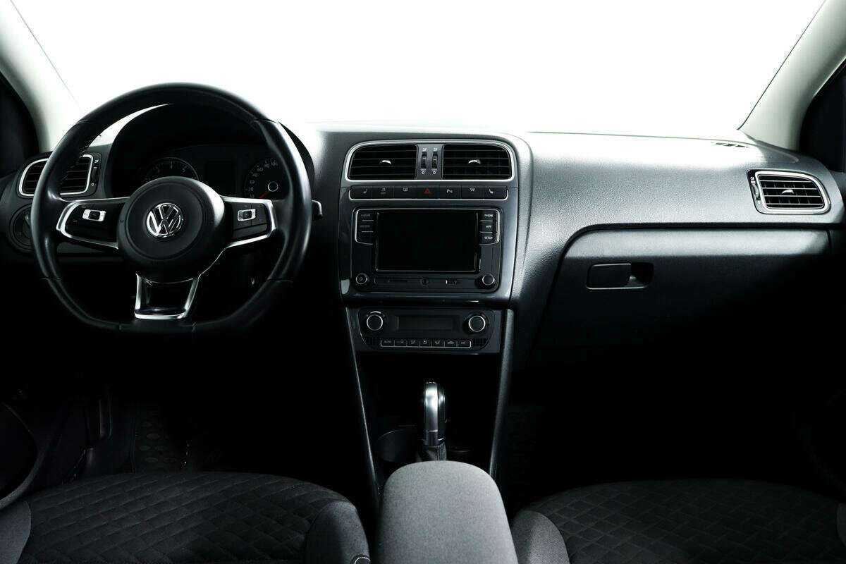 Купить Volkswagen Polo с пробегом. Фото: #10