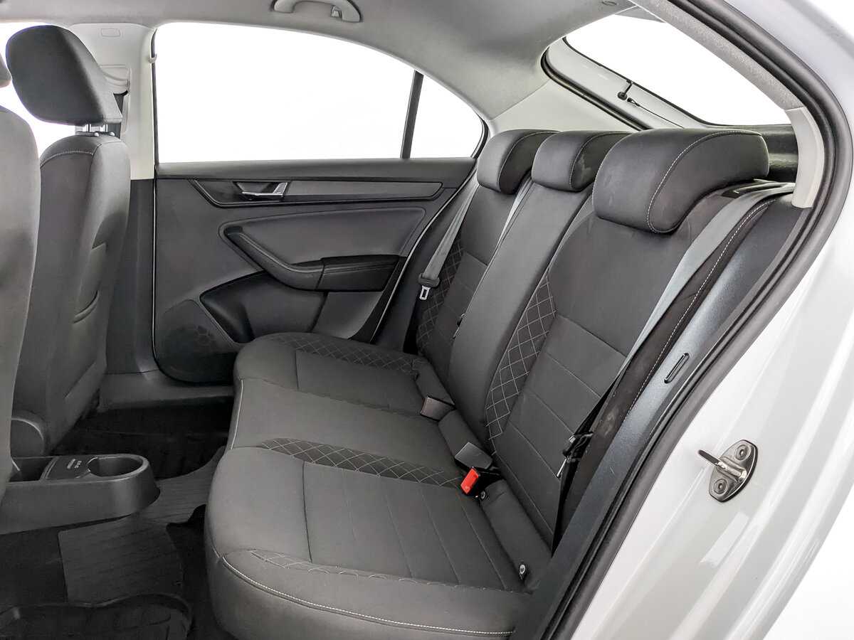 Купить Skoda Rapid с пробегом. Фото: #11