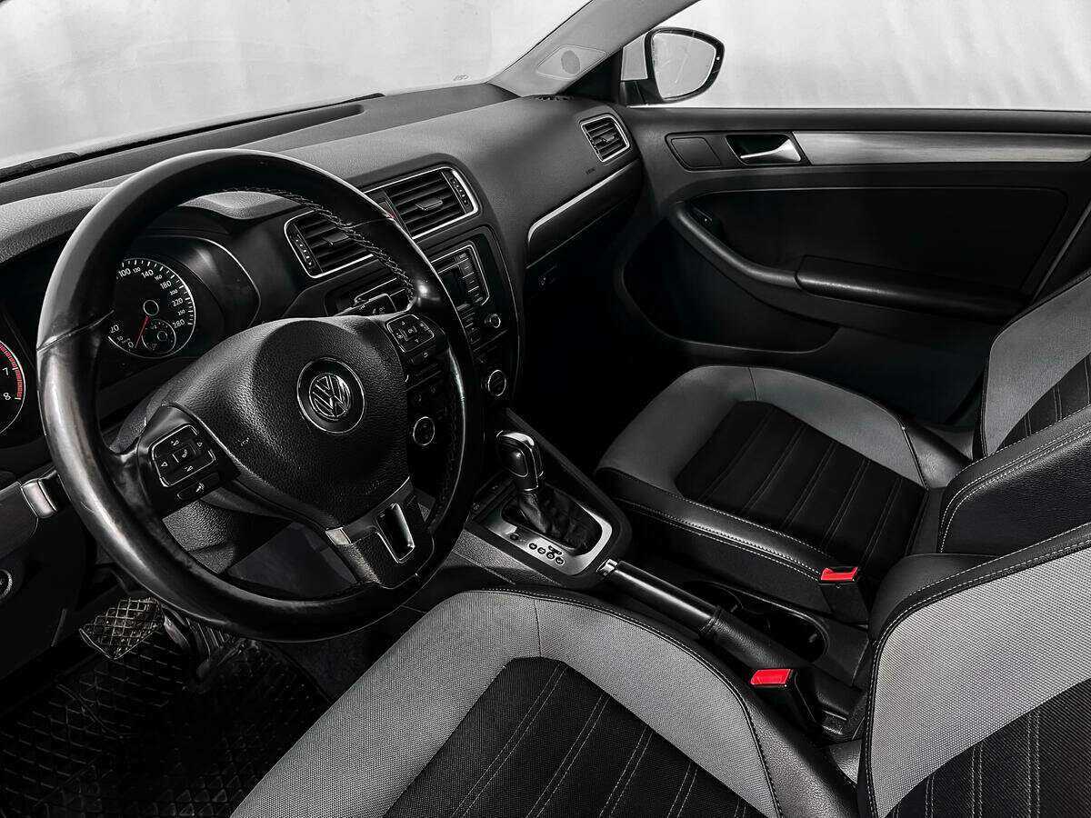 Купить Volkswagen Jetta с пробегом. Фото: #8