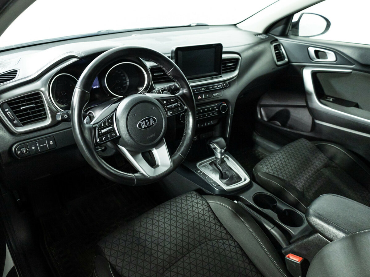 Купить Kia Ceed с пробегом. Фото: #10