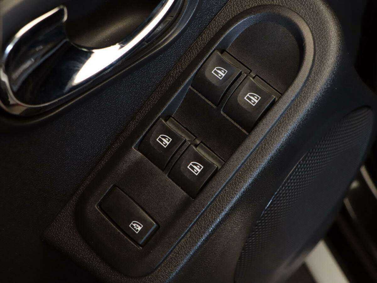 Купить Nissan Terrano с пробегом. Фото: #11