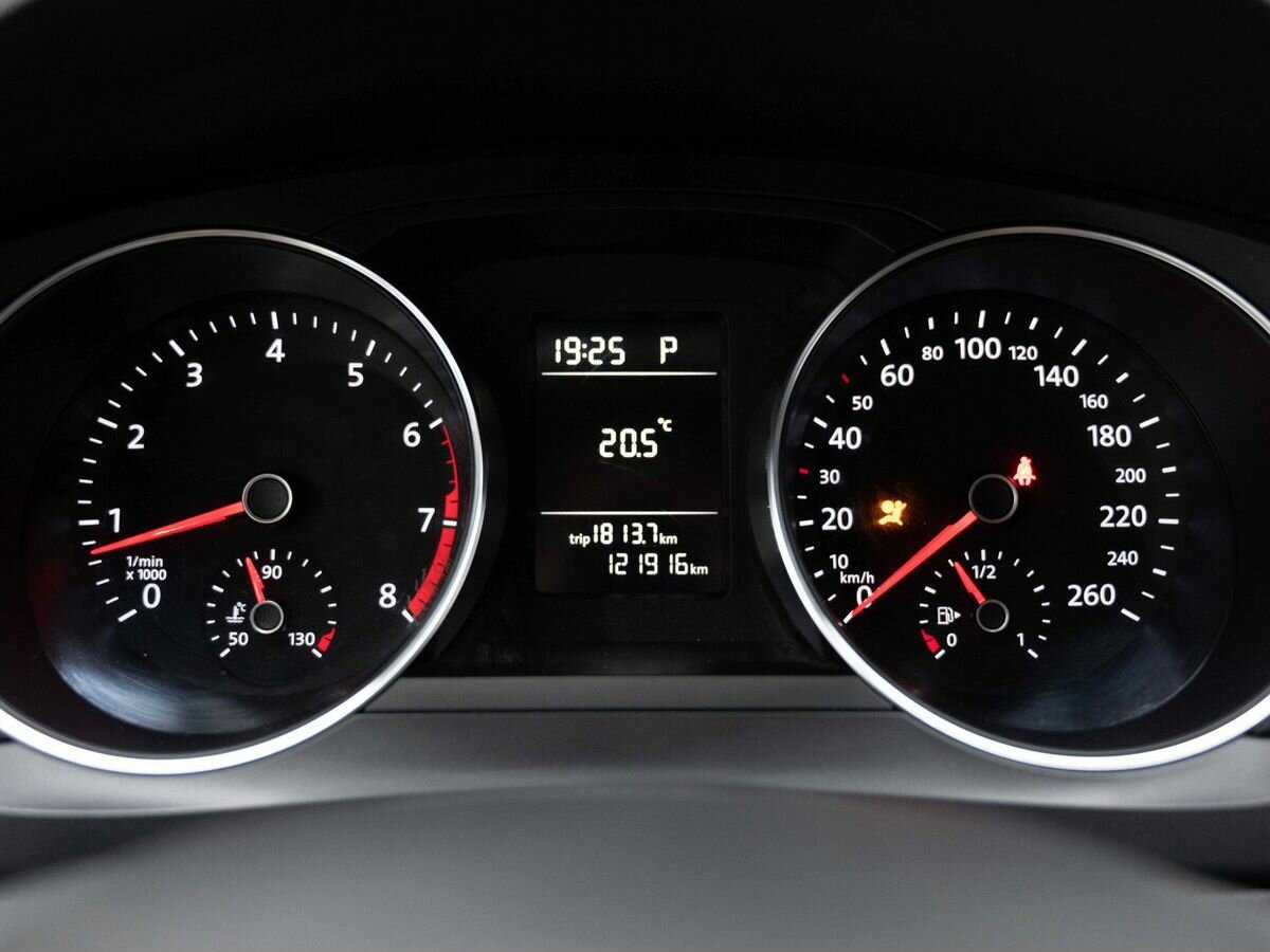 Купить Volkswagen Jetta с пробегом. Фото: #13