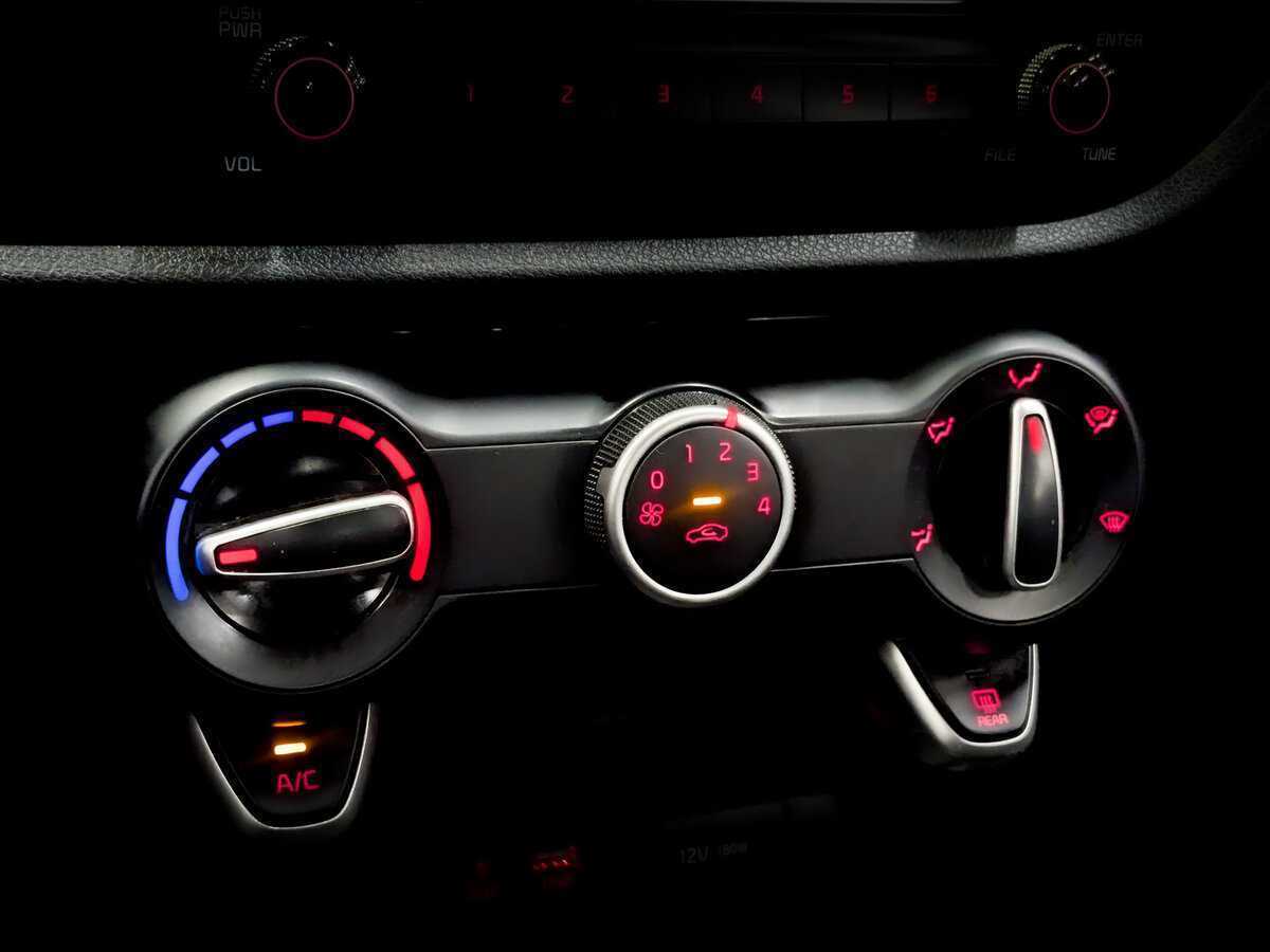 Купить Kia Rio с пробегом. Фото: #24