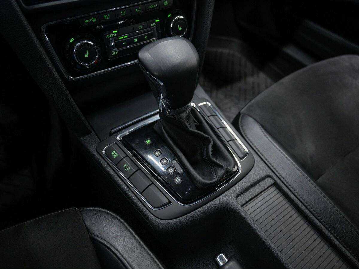 Купить Skoda Superb с пробегом. Фото: #21