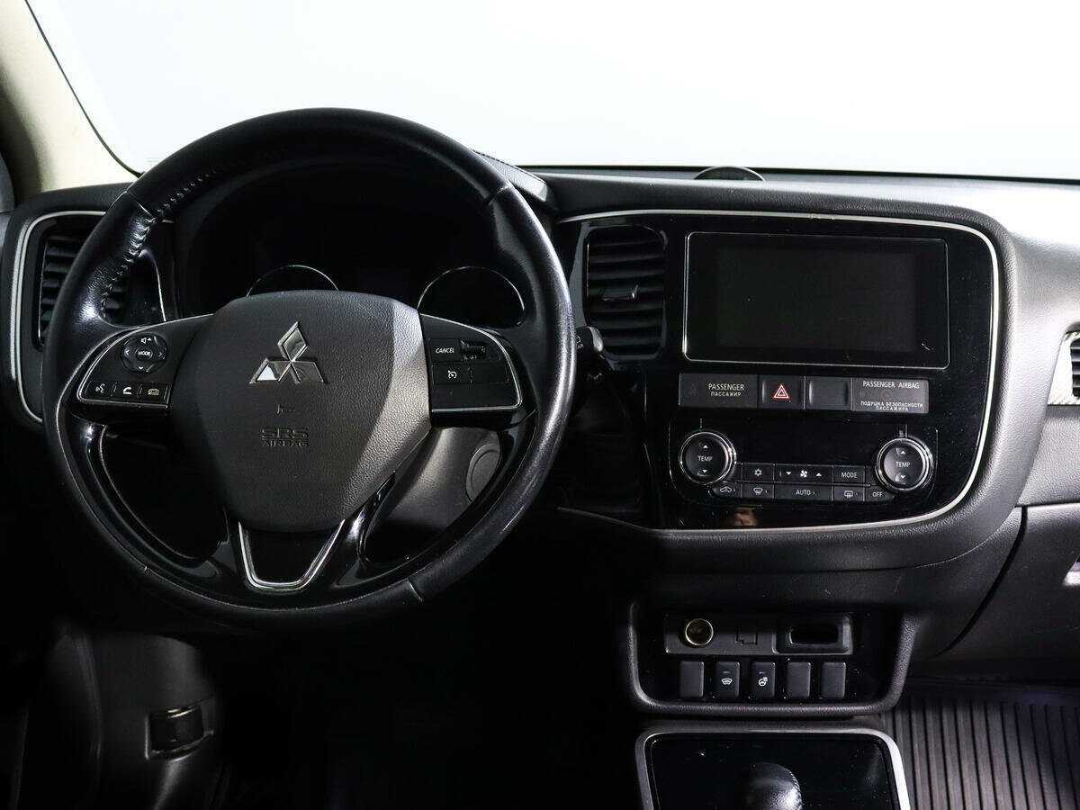 Купить Mitsubishi Outlander с пробегом. Фото: #9