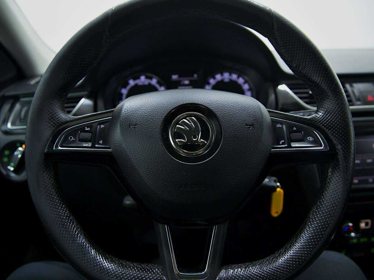 Купить Skoda Rapid с пробегом. Фото: #7