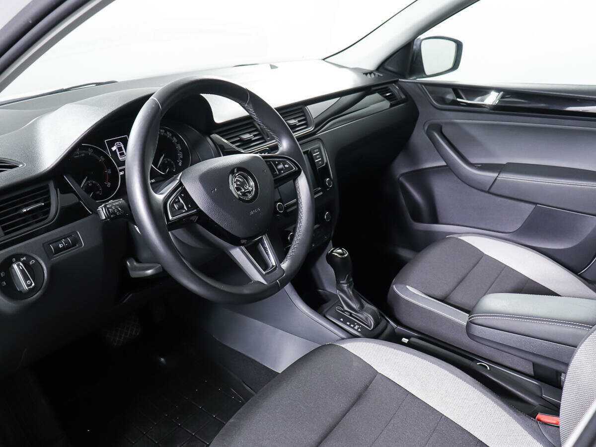 Купить Skoda Rapid с пробегом. Фото: #9