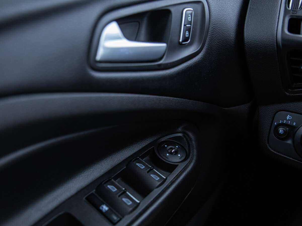 Купить Ford Kuga с пробегом. Фото: #18
