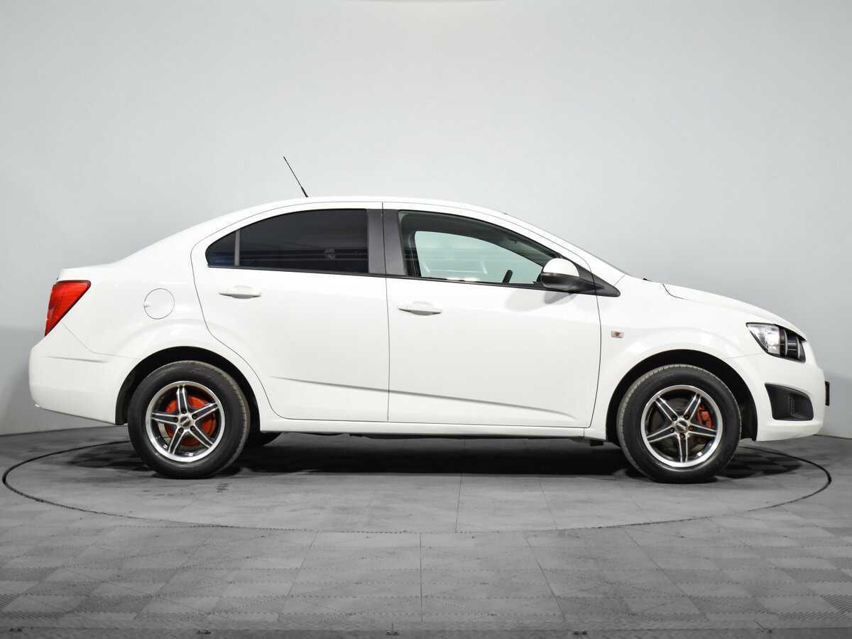 Купить Chevrolet Aveo с пробегом. Фото: #3