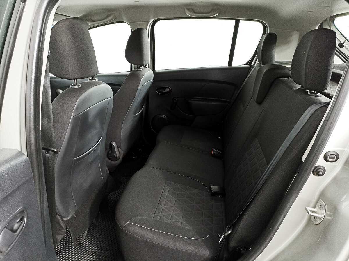 Купить Renault Sandero с пробегом. Фото: #9