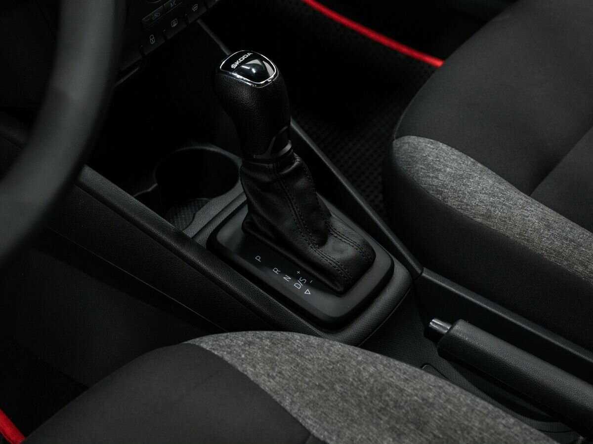 Купить Skoda Rapid с пробегом. Фото: #17