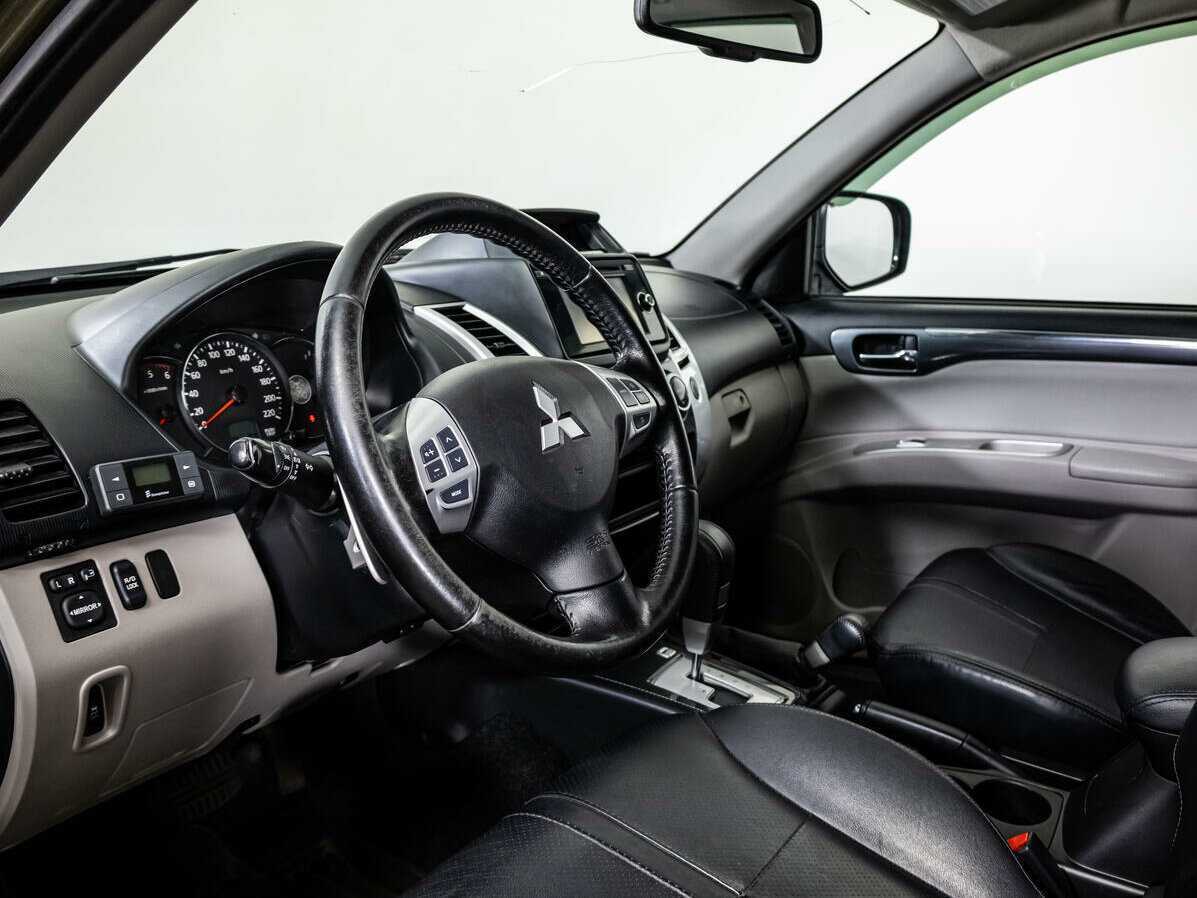 Купить Mitsubishi Pajero Sport с пробегом. Фото: #10