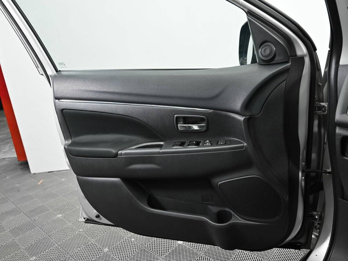 Купить Mitsubishi ASX с пробегом. Фото: #6