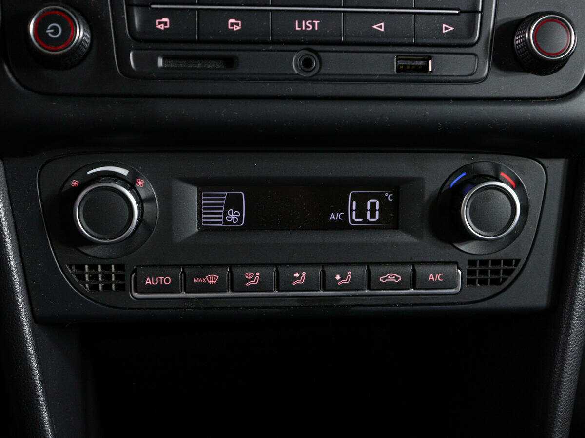 Купить Volkswagen Polo с пробегом. Фото: #14