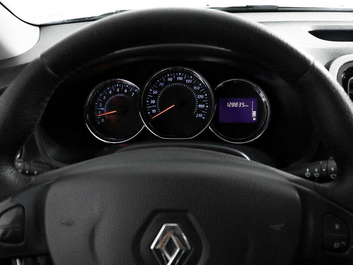 Купить Renault Sandero с пробегом. Фото: #12