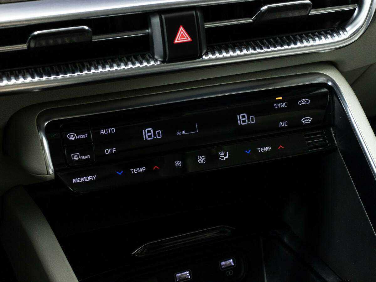 Купить Kia K5 с пробегом. Фото: #18