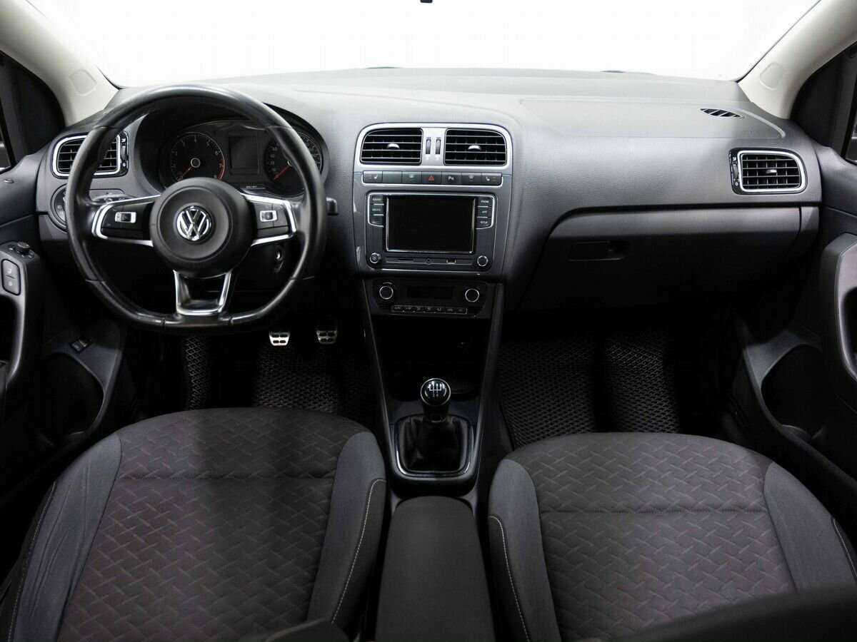Купить Volkswagen Polo с пробегом. Фото: #12