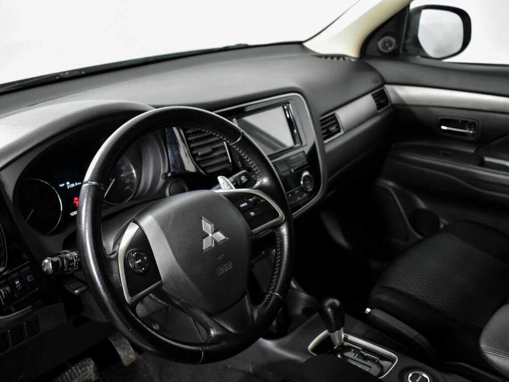 Купить Mitsubishi Outlander с пробегом. Фото: #8