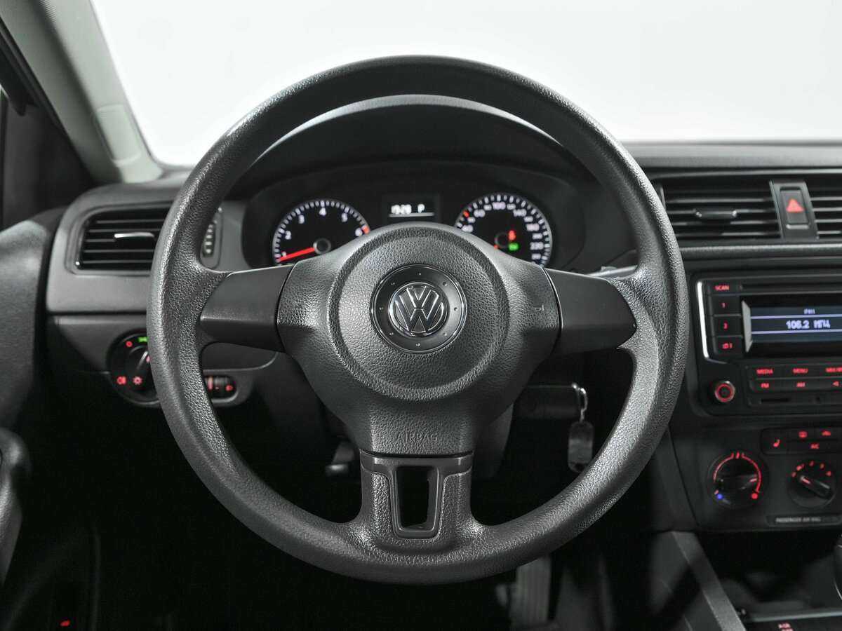 Купить Volkswagen Jetta с пробегом. Фото: #8