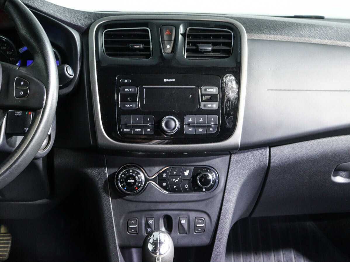 Купить Renault Sandero с пробегом. Фото: #10