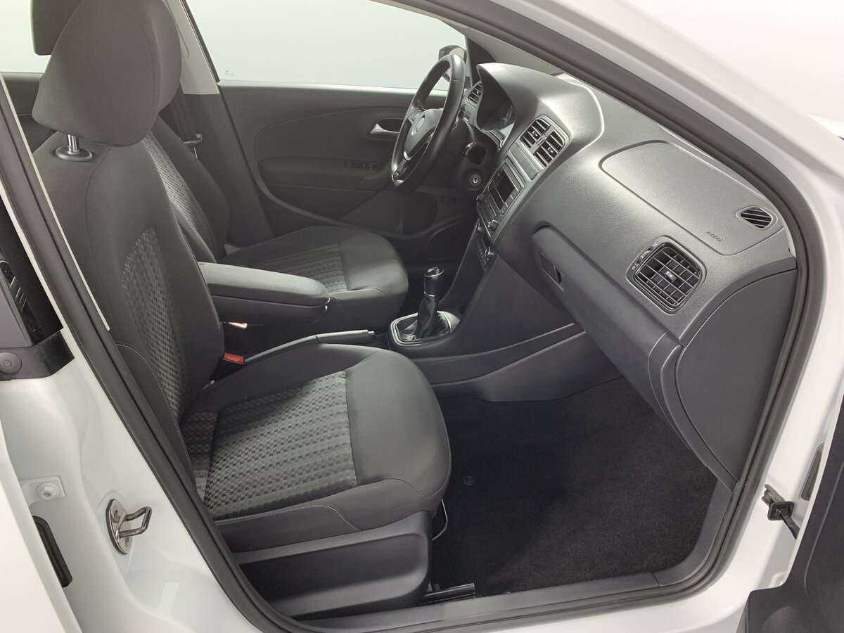 Купить Volkswagen Polo с пробегом. Фото: #13