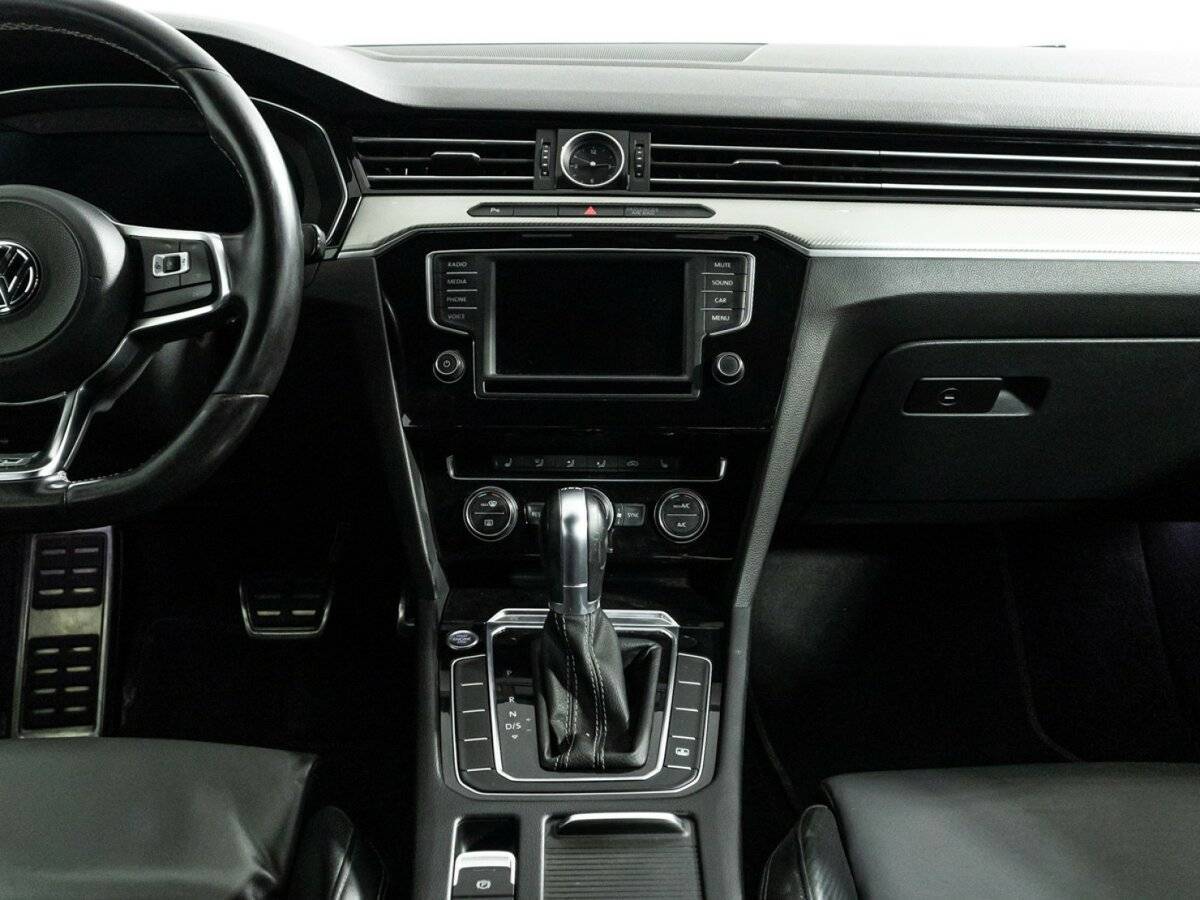 Купить Volkswagen Passat с пробегом. Фото: #13