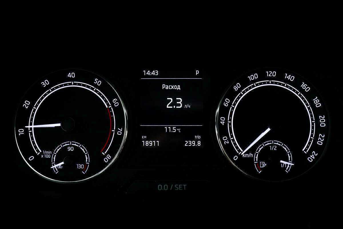 Купить Skoda Rapid с пробегом. Фото: #9