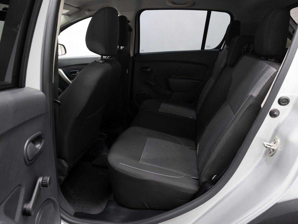 Купить Renault Sandero с пробегом. Фото: #8