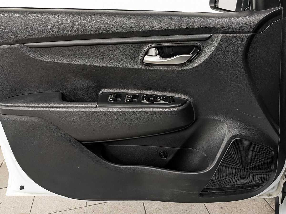 Купить Kia Rio с пробегом. Фото: #17