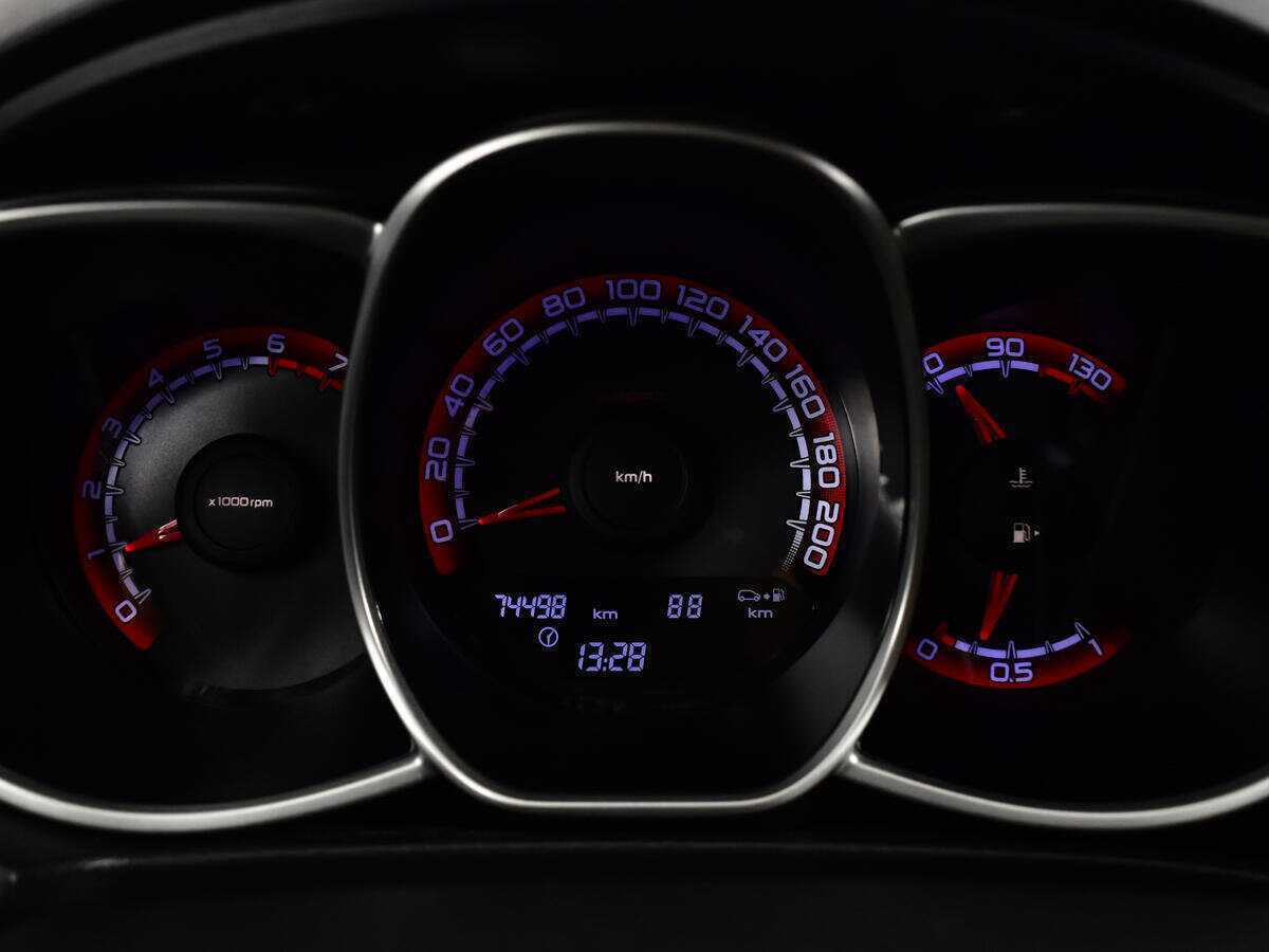 Купить Lada (ВАЗ) Vesta с пробегом. Фото: #8