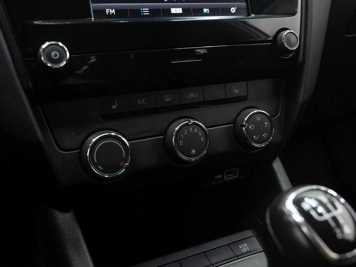 Купить Skoda Octavia с пробегом. Фото: #17