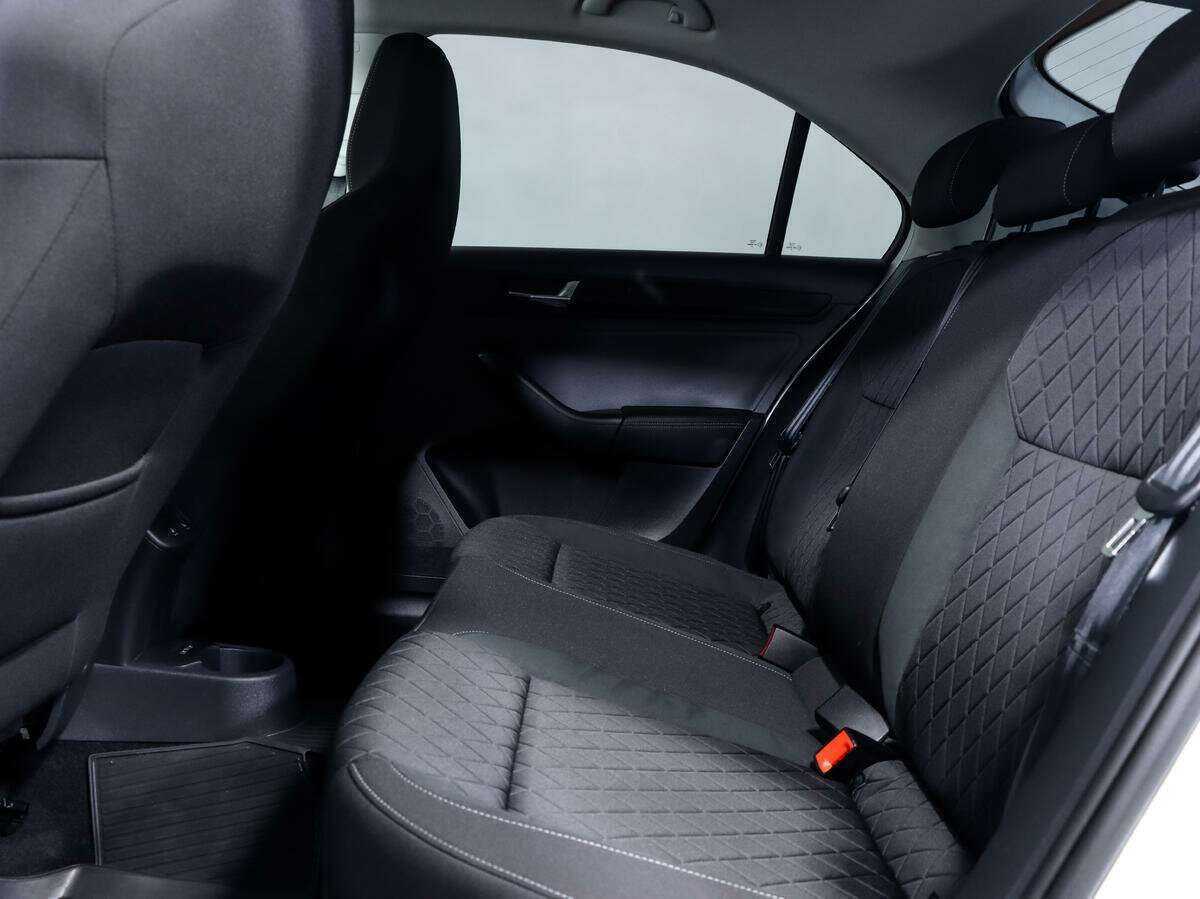 Купить Skoda Rapid с пробегом. Фото: #10