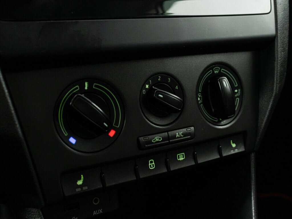 Купить Skoda Rapid с пробегом. Фото: #14