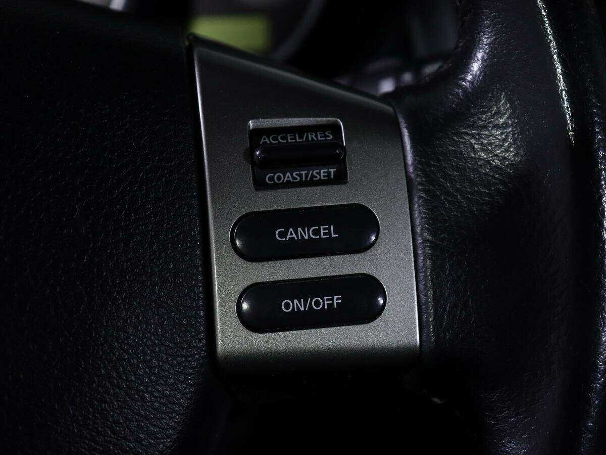 Купить Nissan Tiida с пробегом. Фото: #18