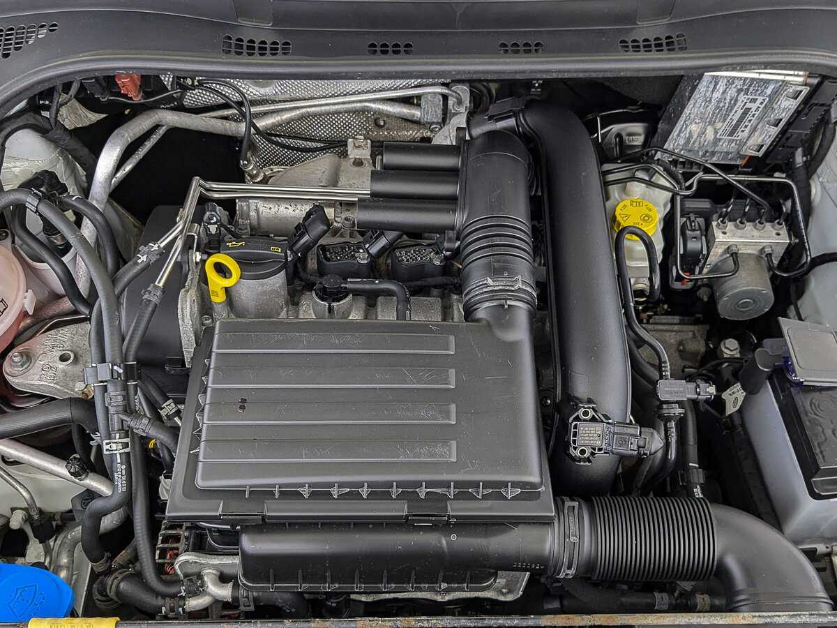 Купить Skoda Rapid с пробегом. Фото: #8