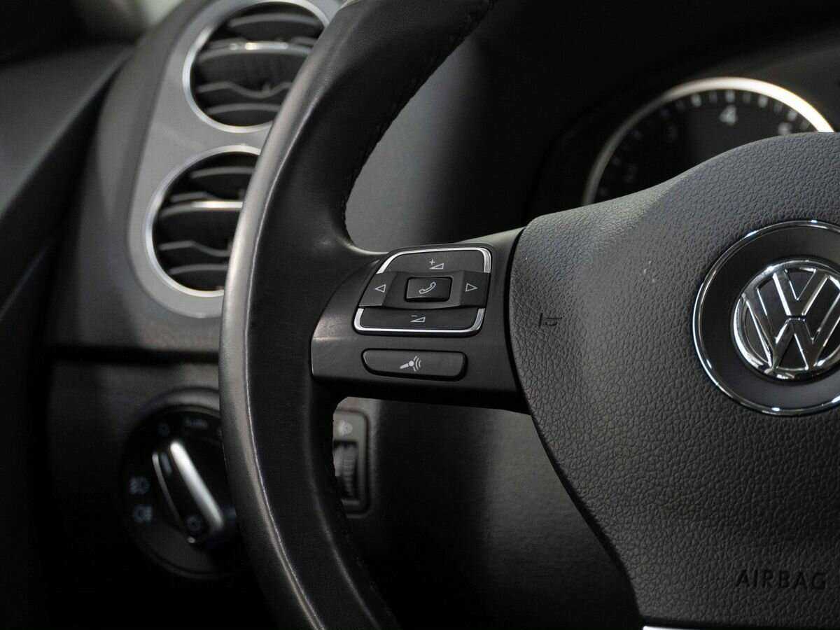 Купить Volkswagen Tiguan с пробегом. Фото: #14