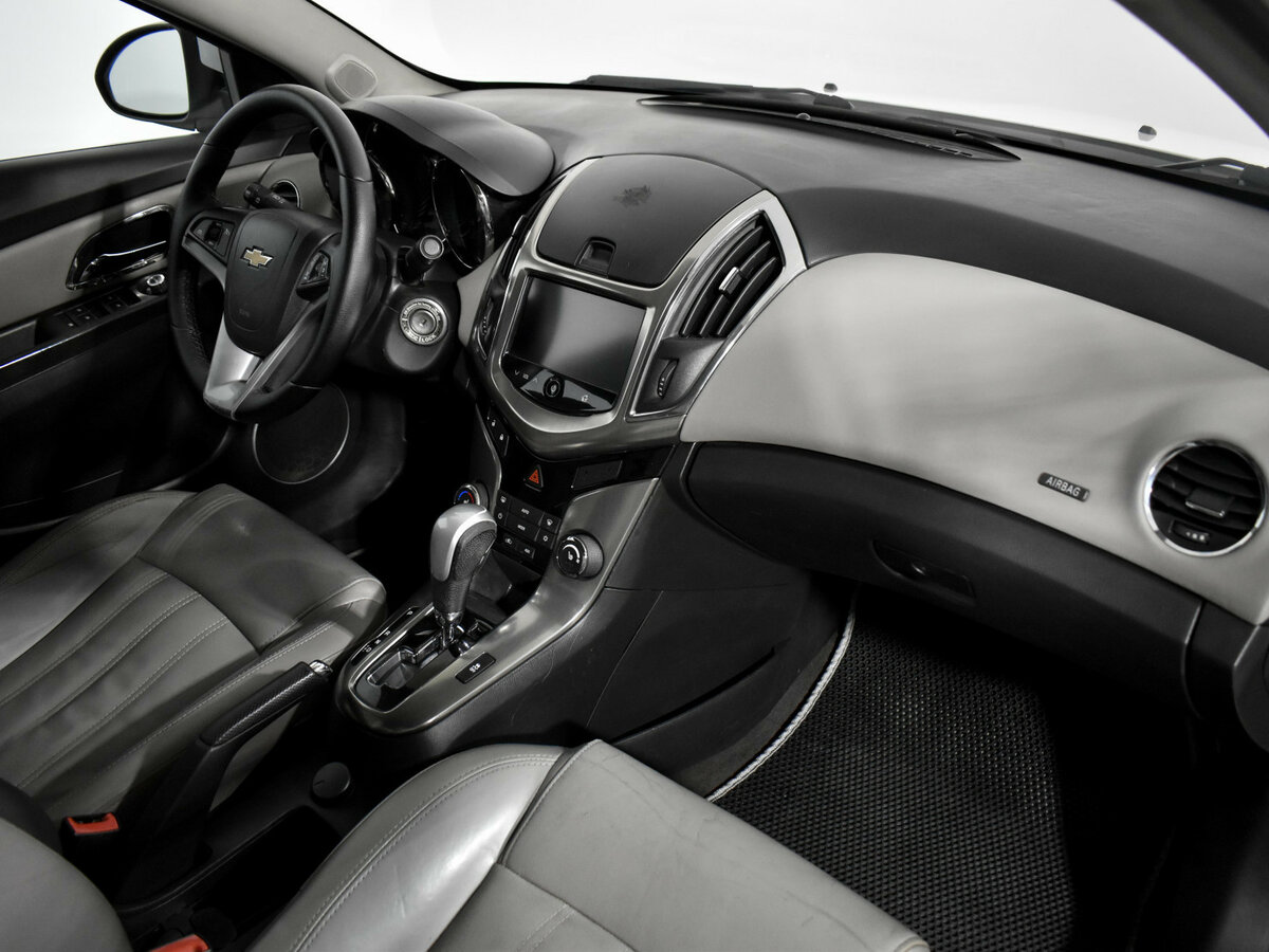 Купить Chevrolet Cruze с пробегом. Фото: #9