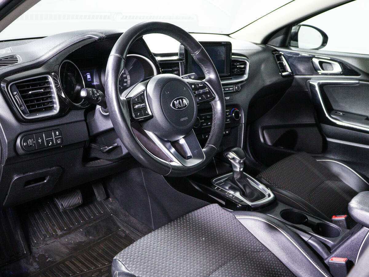 Купить Kia Ceed с пробегом. Фото: #11