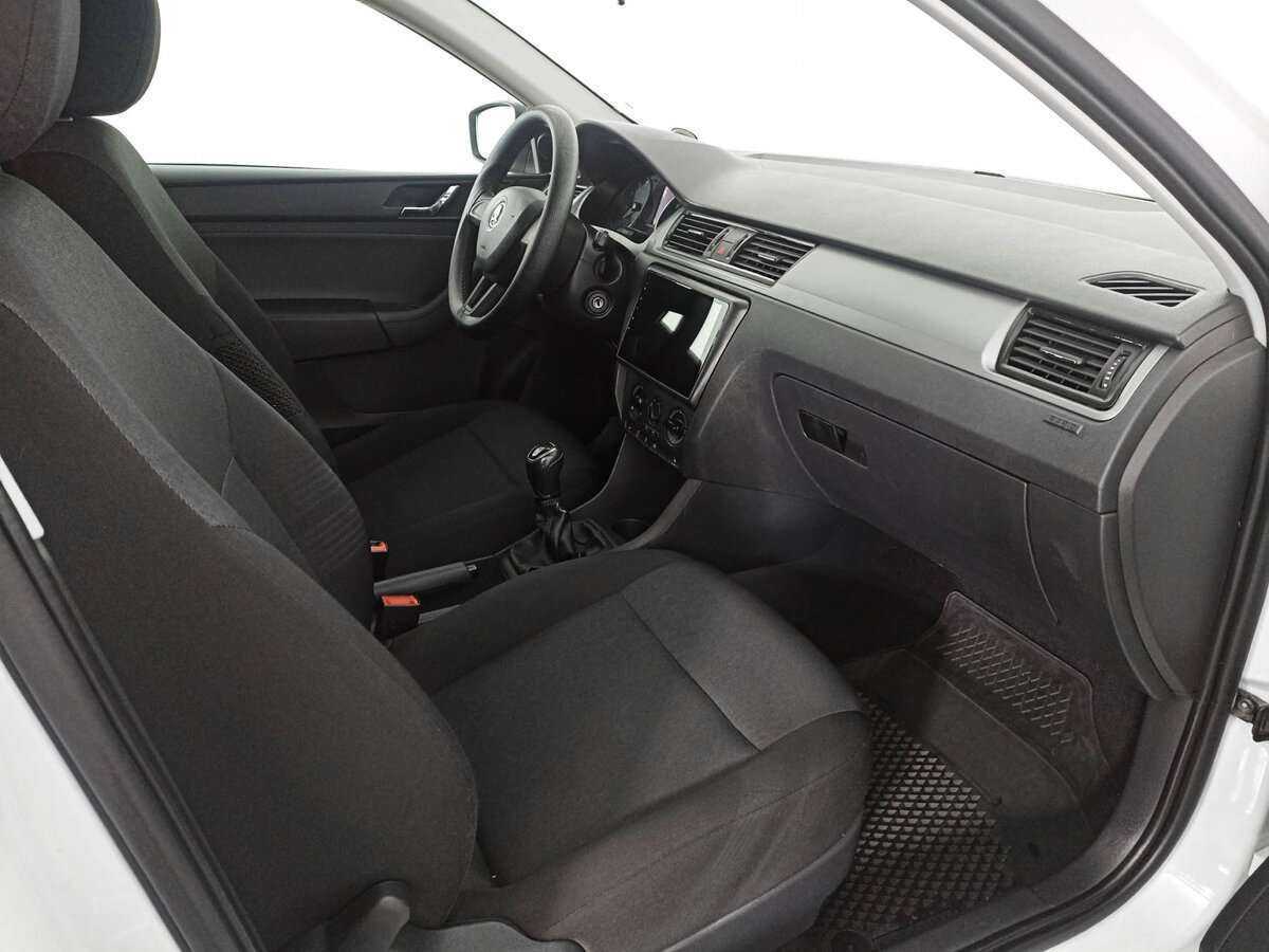 Купить Skoda Rapid с пробегом. Фото: #10